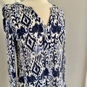 Lilly Pulitzer Navy & White Lilias Top Tons of Fun | Size Medium